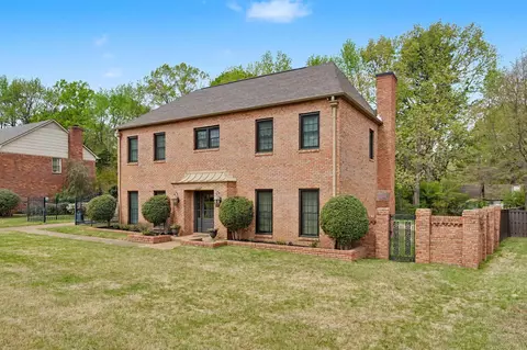 1399 Poplar Ridge Dr, Memphis, TN 38120
