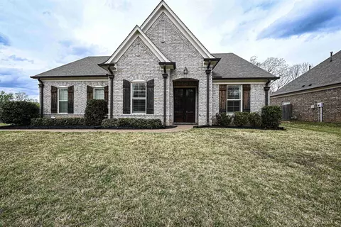 110 Laurel Glen Dr, Oakland, TN 38060