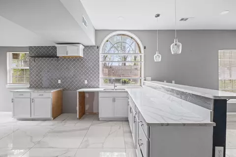 Kitchen - 2550 Everett Ave, Memphis, TN 38112 photo 1 of 2