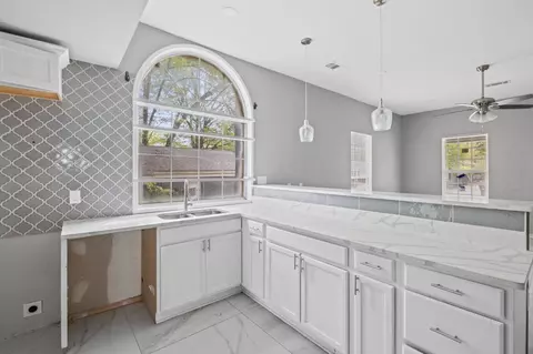 Kitchen - 2550 Everett Ave, Memphis, TN 38112 photo 2 of 2
