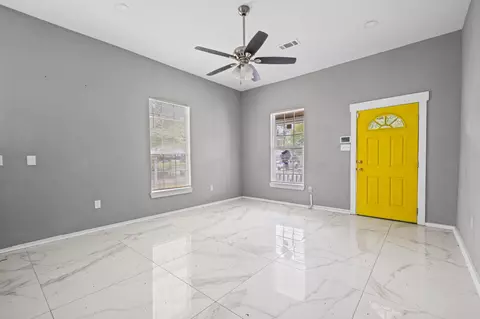 Living - 2550 Everett Ave, Memphis, TN 38112 photo 1 of 2