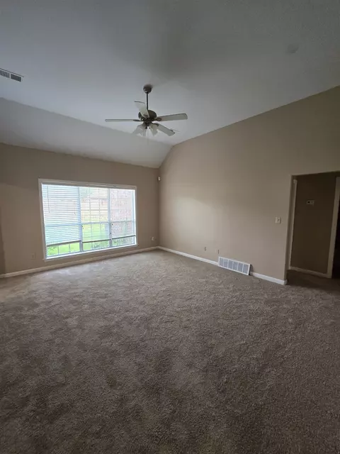 Living - 5186 Guffin Road Rd, Bartlett, TN 38135 photo 2 of 2
