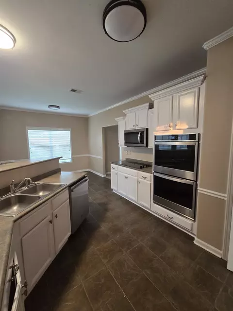 Kitchen - 5186 Guffin Road Rd, Bartlett, TN 38135 photo 1 of 2