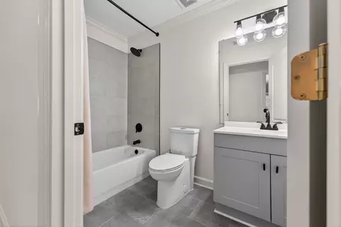 Bath - 9376 Forest Wind Cv, Collierville, TN 38017 photo 7 of 7