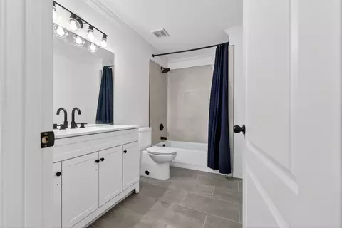 Bath - 9376 Forest Wind Cv, Collierville, TN 38017 photo 6 of 7
