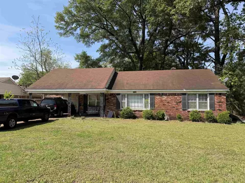 3635 Bishops Bridge Rd, Memphis, TN 38118