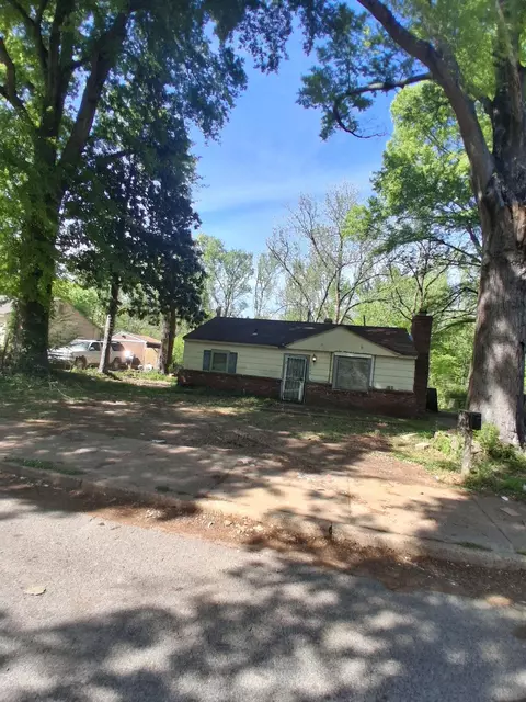 1002 Creston Ave, Memphis, TN 38127
