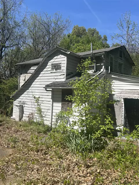 3058 Alta Rd, Memphis, TN 38109