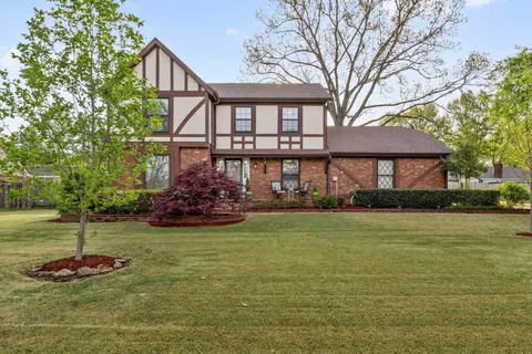 2888 Farindon Cv, Germantown, TN 38138