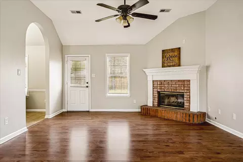 Living - 4706 Shadow Wick Ln, Arlington, TN 38002 photo 2 of 3