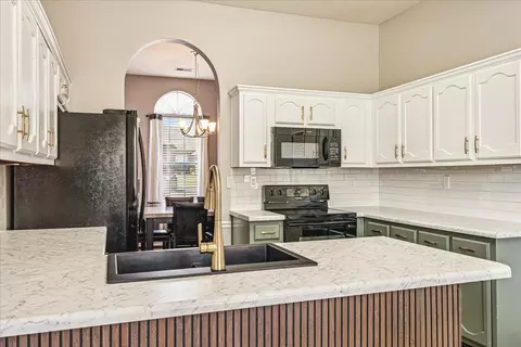 Kitchen - 4706 Shadow Wick Ln, Arlington, TN 38002 photo 5 of 5