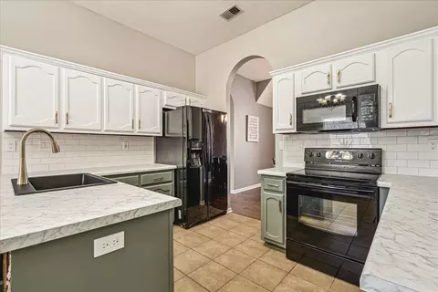 Kitchen - 4706 Shadow Wick Ln, Arlington, TN 38002 photo 3 of 5