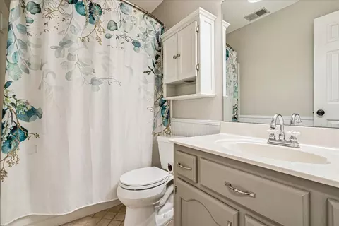 Bath - 4706 Shadow Wick Ln, Arlington, TN 38002 photo 3 of 3