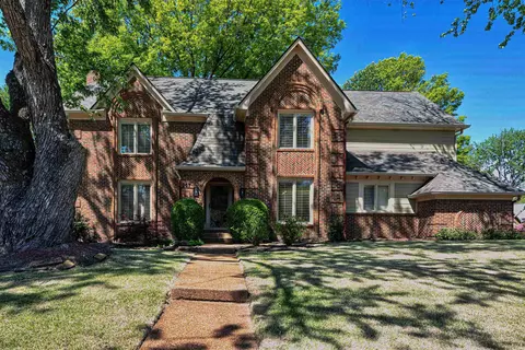 947 Rolling Oaks Ln, Collierville, TN 38017