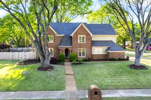 947 Rolling Oaks Ln, Collierville, TN 38017
