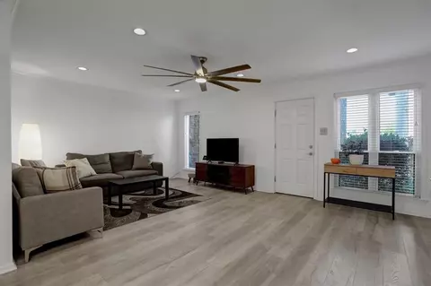 433 S Perkins Dr #433, Memphis, TN 38117