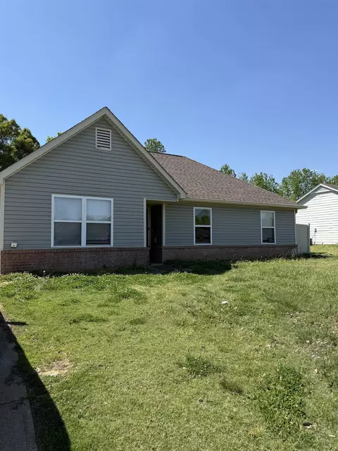 213 W Harmony Dr, Mason, TN 38049
