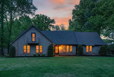 354 W College Dr, Collierville, TN 38017