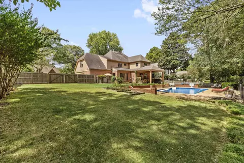 2800 E Levee Oaks Dr, Collierville, TN 38017