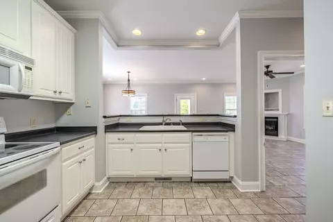 Kitchen - 9 Mountain View Dr, Iuka, MS 38852 photo 3 of 3