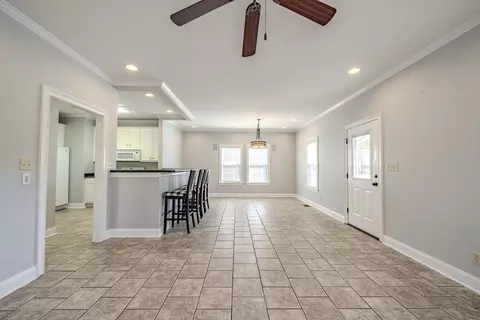 Living - 9 Mountain View Dr, Iuka, MS 38852 photo 2 of 7