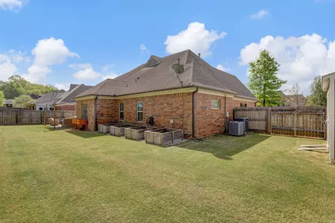 Exterior - 6902 Bishops Knoll Cv, Bartlett, TN 38135 photo 5 of 6