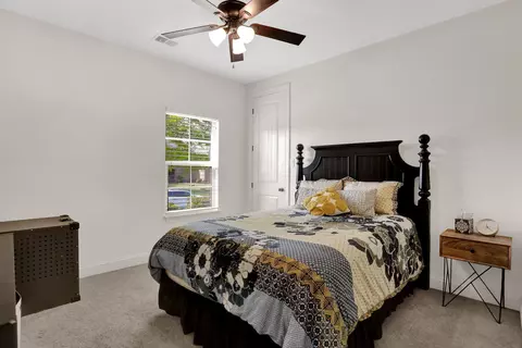 Bedroom - 6902 Bishops Knoll Cv, Bartlett, TN 38135 photo 4 of 4