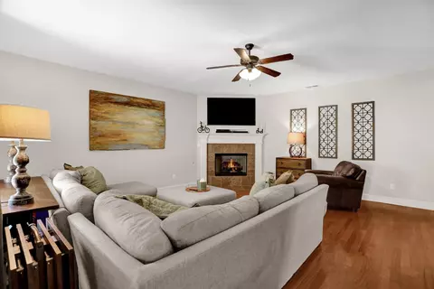 Living - 6902 Bishops Knoll Cv, Bartlett, TN 38135 photo 3 of 3