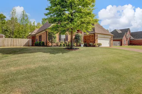 Exterior - 6902 Bishops Knoll Cv, Bartlett, TN 38135 photo 3 of 6