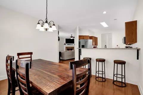 Dining - 6902 Bishops Knoll Cv, Bartlett, TN 38135 photo 2 of 3