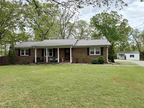 122 Treece St, Selmer, TN 38375