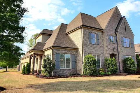 867 Cypress Pond Dr, Collierville, TN 38017