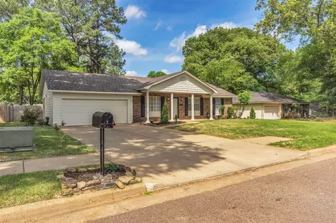 Exterior - 2763 Satellite St, Bartlett, TN 38134 photo 2 of 6