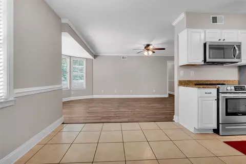 Living - 2763 Satellite St, Bartlett, TN 38134 photo 4 of 4