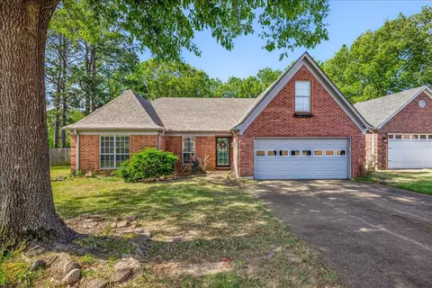 6435 Gillia Cir S, Bartlett, TN 38135
