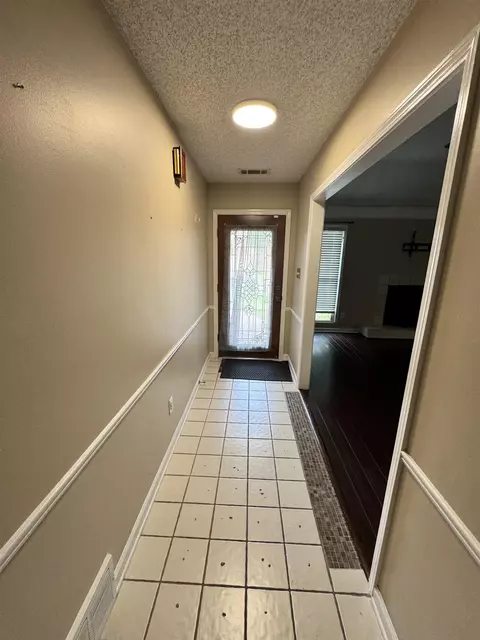 Entry Way - 6771 Castlegate Ln, Memphis, TN 38141 photo 1 of 2