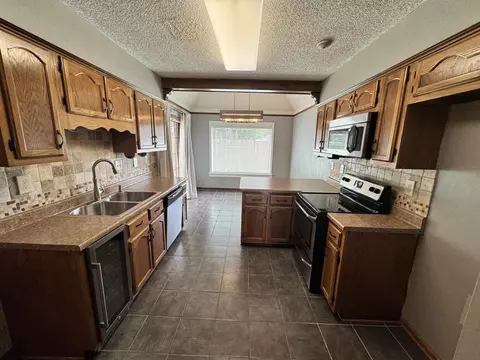 Kitchen - 6771 Castlegate Ln, Memphis, TN 38141 photo 1 of 1
