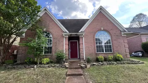 8733 Clear Sky Dr, Cordova, TN 38018