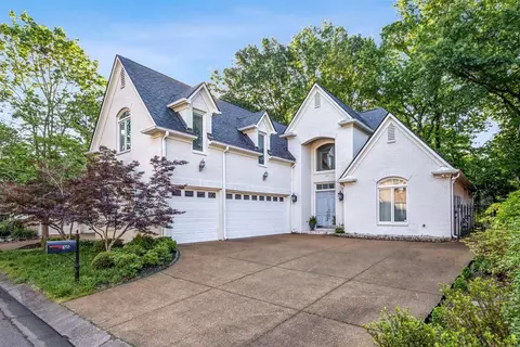 1073 Humphrey Oaks Cir, Memphis, TN 38120
