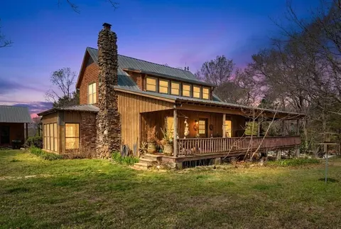 Exterior - 392 Sycamore Rd, Coldwater, MS 38618 photo 2 of 11