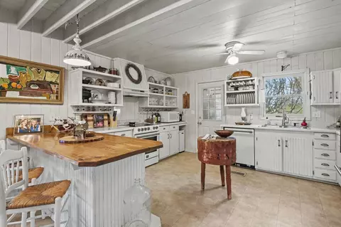 Kitchen - 392 Sycamore Rd, Coldwater, MS 38618 photo 1 of 4