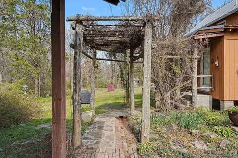 Exterior - 392 Sycamore Rd, Coldwater, MS 38618 photo 6 of 11