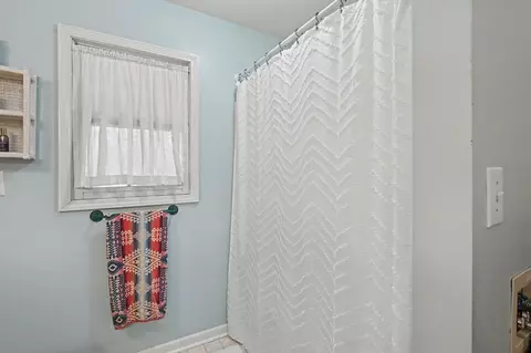 Bath - 392 Sycamore Rd, Coldwater, MS 38618 photo 1 of 2