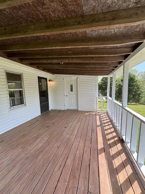471 Hillcrest St, Selmer, TN 38375