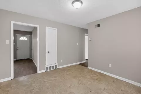 Entry Way - 4094 Double Tree Rd, Memphis, TN 38109 photo 1 of 2