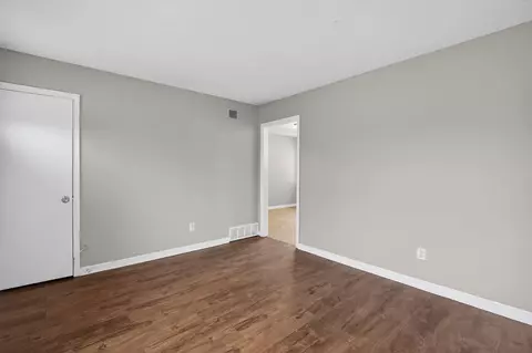 Living - 4094 Double Tree Rd, Memphis, TN 38109 photo 3 of 3