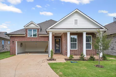 315 Kemrock Dr W, Cordova, TN 38018