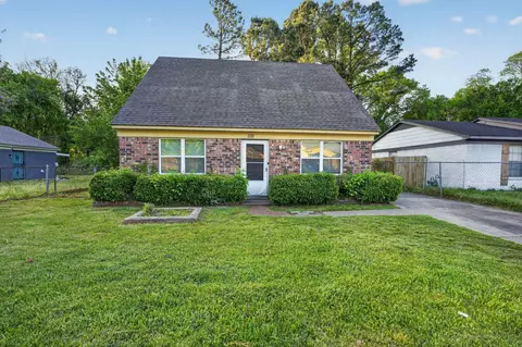 1111 Canary Ln, Memphis, TN 38109