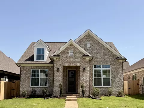 10230 Louanne Dr, Collierville, TN 38017