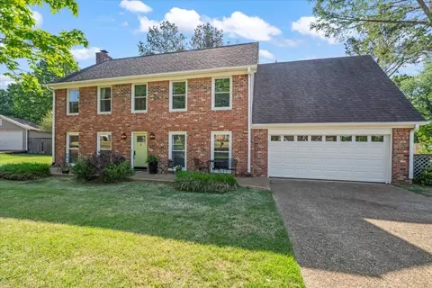 415 E Valleywood Cv, Collierville, TN 38017